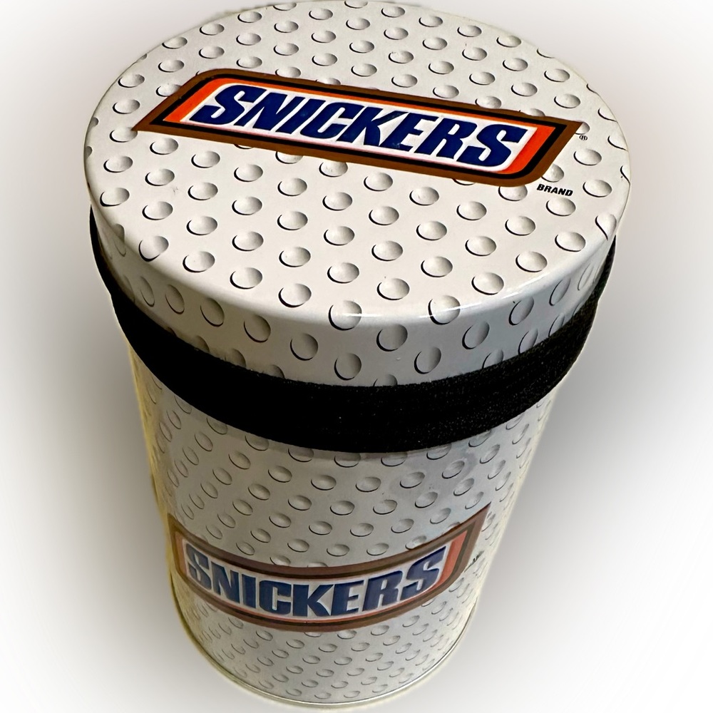 VTG 2004 SNICKERS ZIPPER LID GOLF TIN DECOR STORAGE 6.25”x4” WHITE BROWN ORANGE